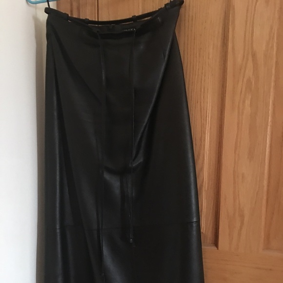 Genuine Leather Skirt from Upstar Continental purchased in June 2008 - Picture 6 of 17
